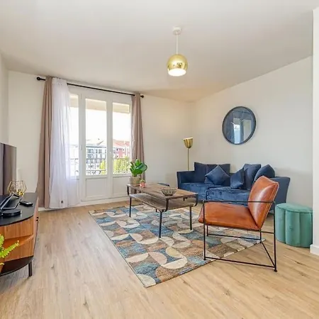 Standing, 4 Ch Dont 2 Sdb Prive, Clim, Fibre Apartment *