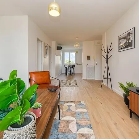 Apartment Standing, 4 Ch Dont 2 Sdb Prive, Clim, Fibre *