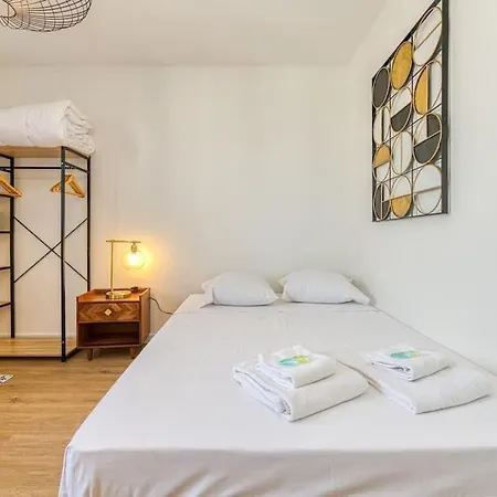 Standing, 4 Ch Dont 2 Sdb Prive, Clim, Fibre Apartment *